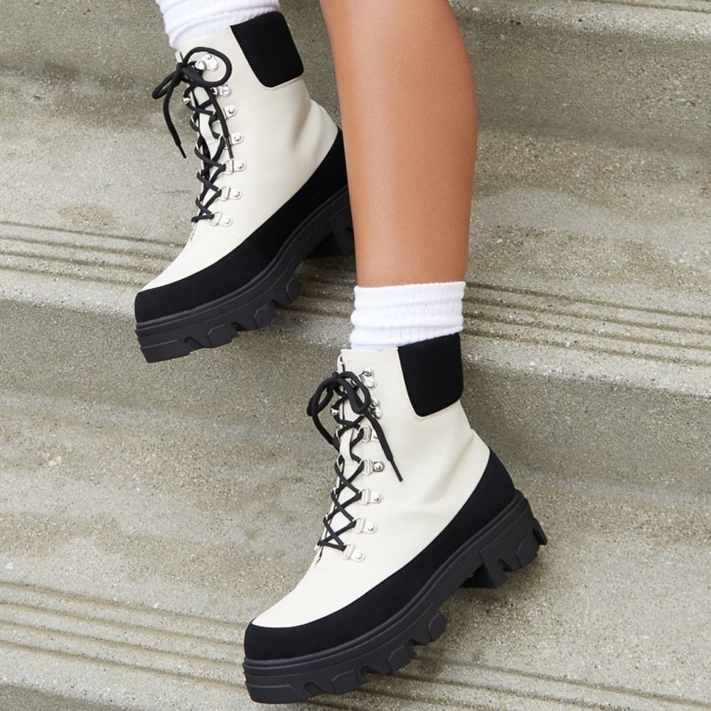 PYTHIOS lug sole bootie